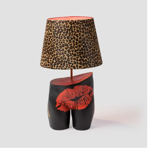 Naomi Wallens - Kiss My Ass - Lamp Sculpture