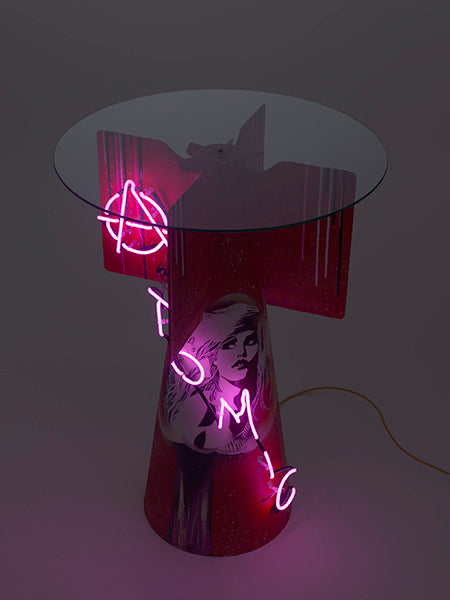 Naomi Wallens - Atomic