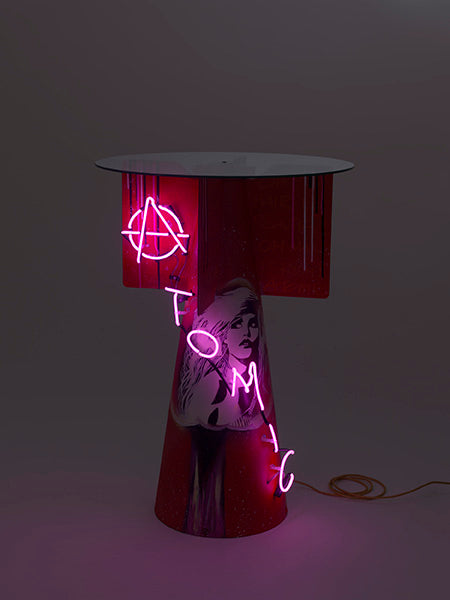 Naomi Wallens - Atomic