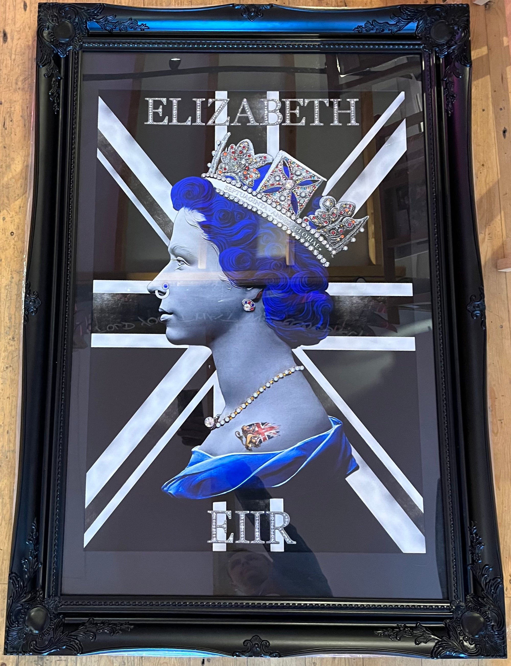 Illuminati Neon - Elizabeth II - In Memoriam (large)