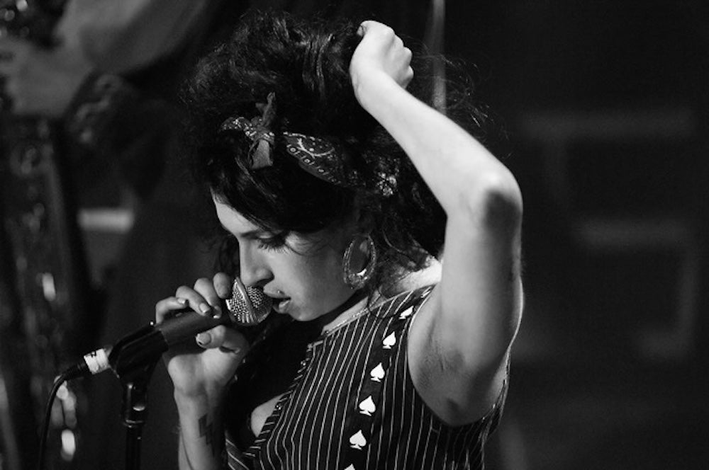 Scarlet Page - Amy Winehouse Live
