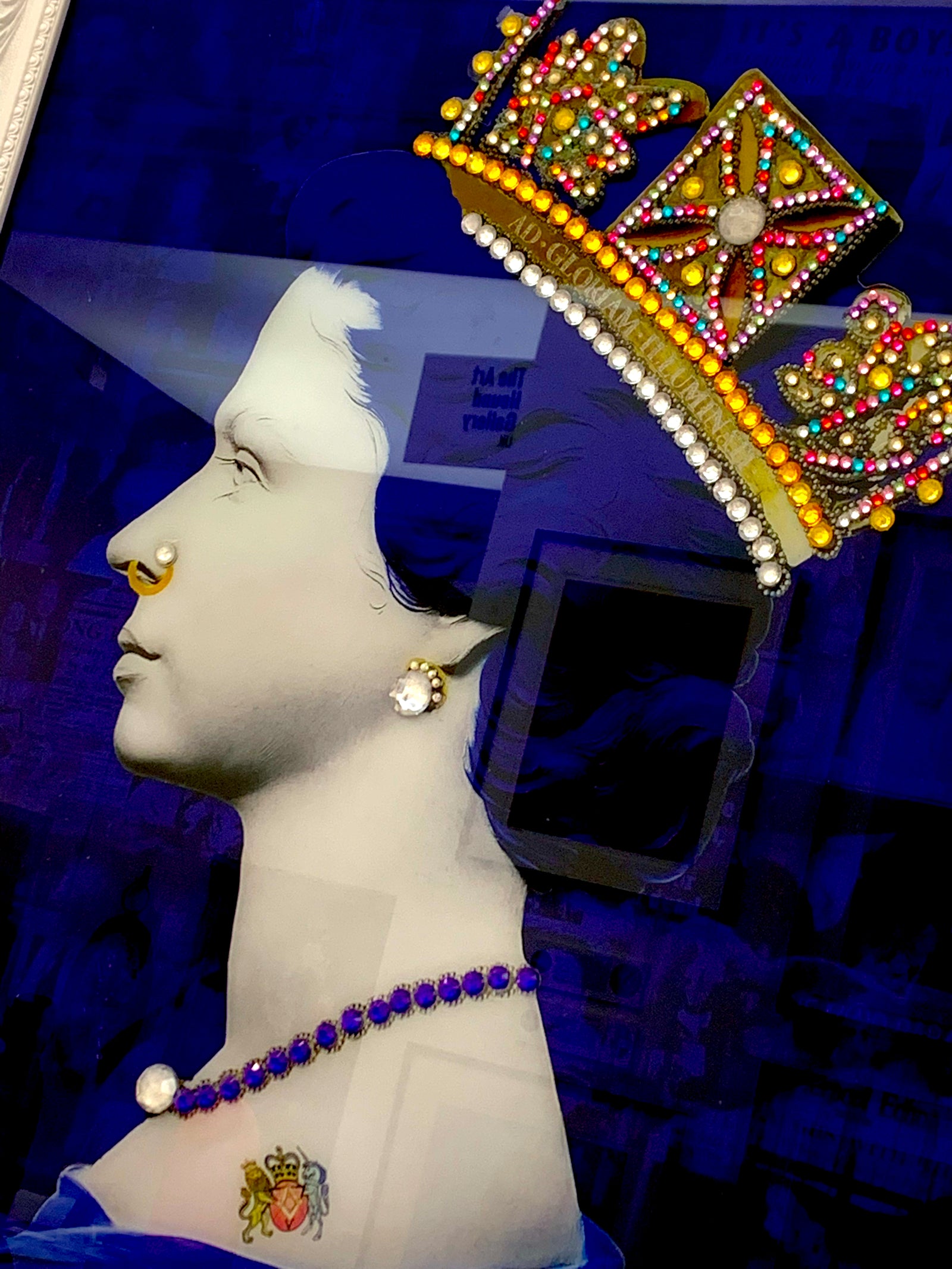 Illuminati Neon - Blue Glass Queen